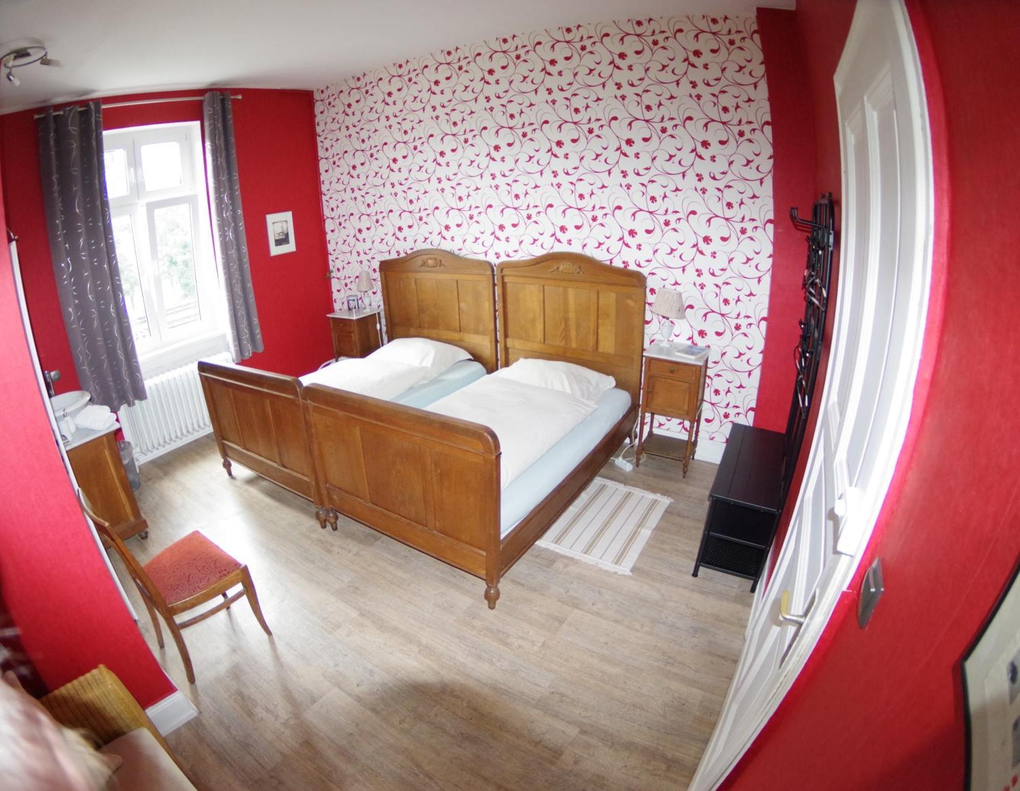 Wohnen Im Burghotel ลอร์คอัมไรน์ ห้อง รูปภาพ